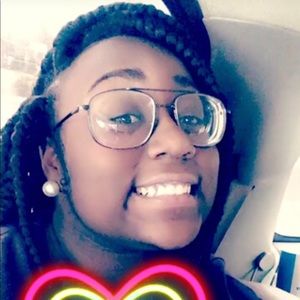 Meet your Posher, Skyè